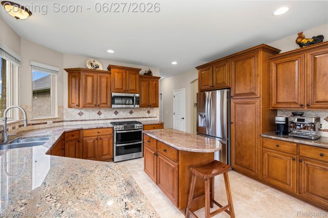 16238 Via Mera, Macomb Township, MI 48042