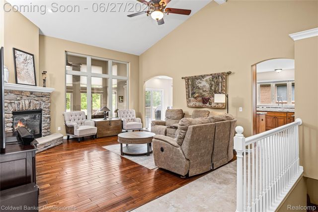 16238 Via Mera, Macomb Township, MI 48042