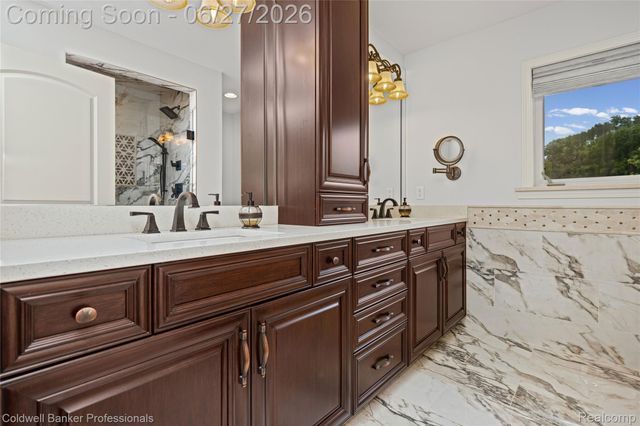 16238 Via Mera, Macomb Township, MI 48042