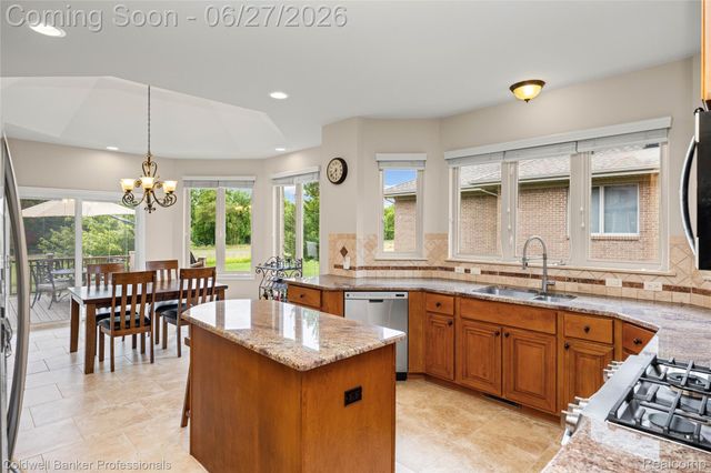 16238 Via Mera, Macomb Township, MI 48042