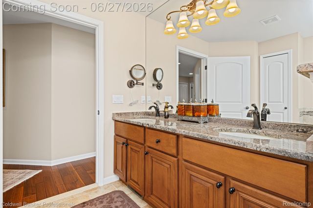 16238 Via Mera, Macomb Township, MI 48042