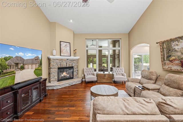 16238 Via Mera, Macomb Township, MI 48042