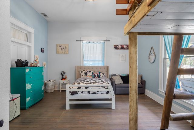 105 Johnson Street, Terrell, TX 75160