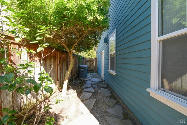 1026 FLAGSHIP Dr, Vallejo, CA 94592