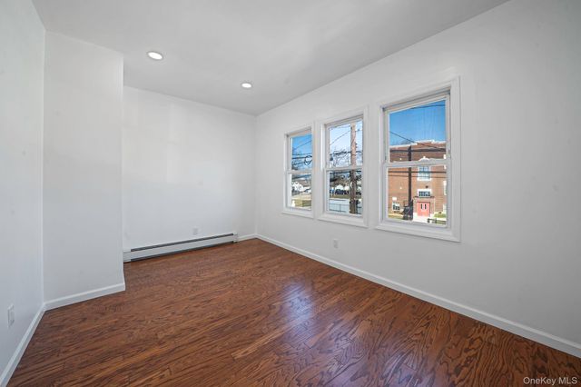 522 Southern Parkway, Uniondale, NY 11553