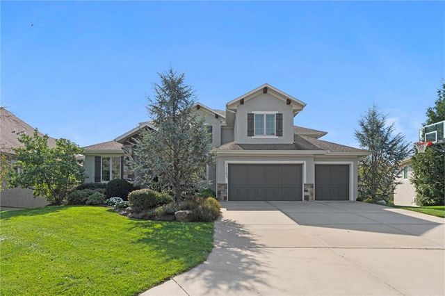 12207 W 164th Terrace, Overland Park, KS 66221