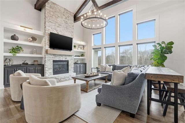 12207 W 164th Terrace, Overland Park, KS 66221