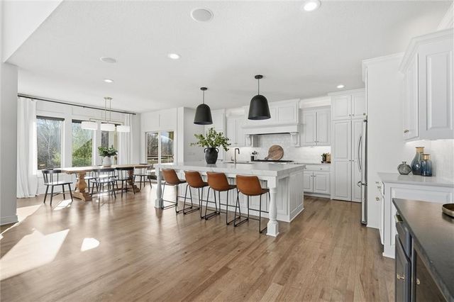 12207 W 164th Terrace, Overland Park, KS 66221