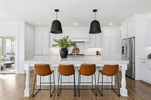 12207 W 164th Terrace, Overland Park, KS 66221