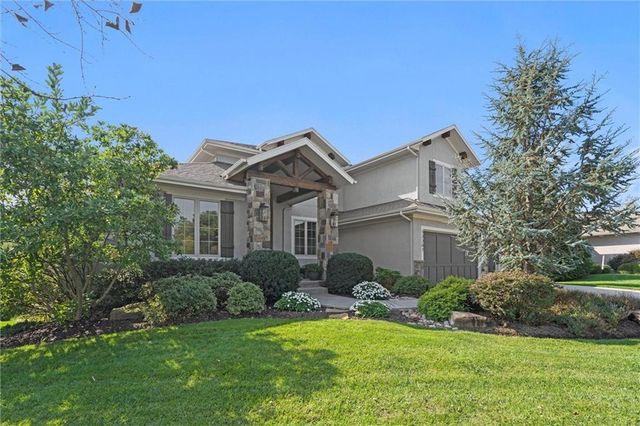 12207 W 164th Terrace, Overland Park, KS 66221