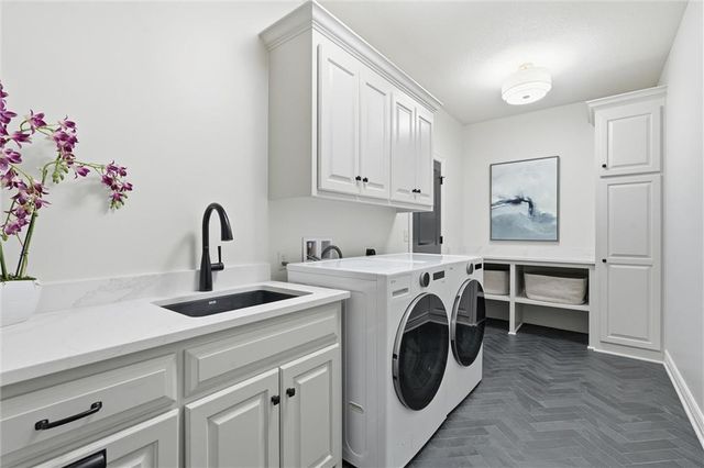 12207 W 164th Terrace, Overland Park, KS 66221