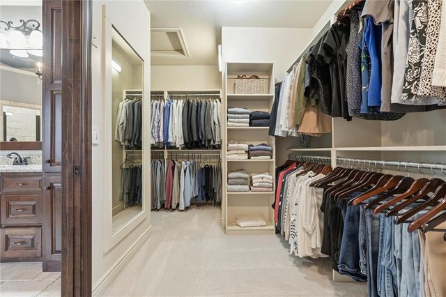 12207 W 164th Terrace, Overland Park, KS 66221