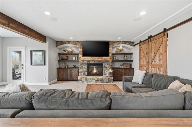 12207 W 164th Terrace, Overland Park, KS 66221