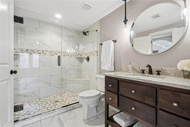 12207 W 164th Terrace, Overland Park, KS 66221