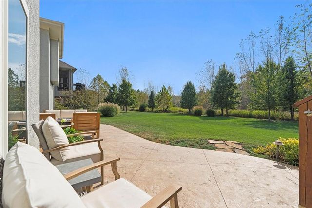 12207 W 164th Terrace, Overland Park, KS 66221