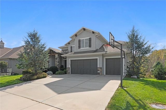 12207 W 164th Terrace, Overland Park, KS 66221