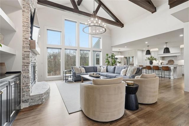 12207 W 164th Terrace, Overland Park, KS 66221