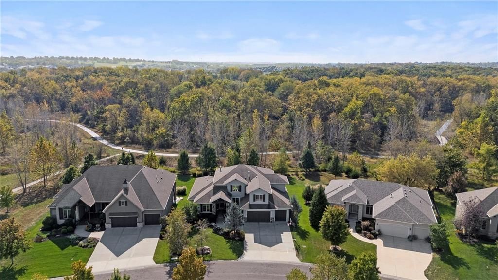 12207 W 164th Terrace, Overland Park, KS 66221