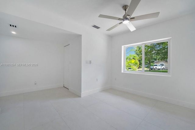 4053 SW 8th St, Plantation, FL 33317