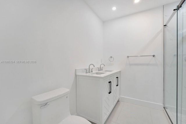 4053 SW 8th St, Plantation, FL 33317