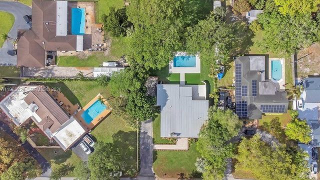 4053 SW 8th St, Plantation, FL 33317