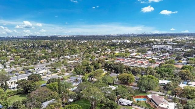 4053 SW 8th St, Plantation, FL 33317