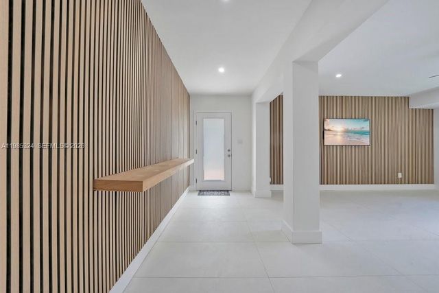 4053 SW 8th St, Plantation, FL 33317