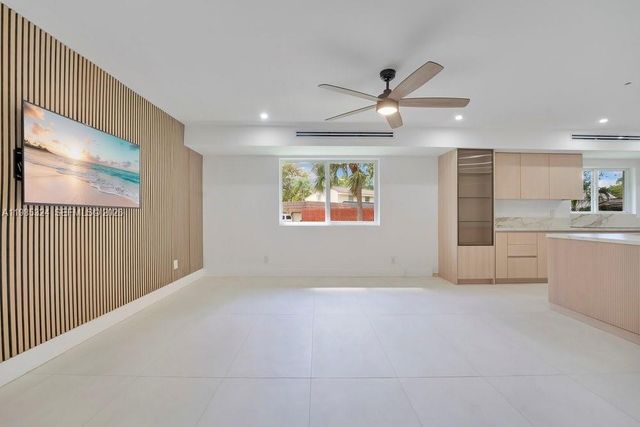 4053 SW 8th St, Plantation, FL 33317