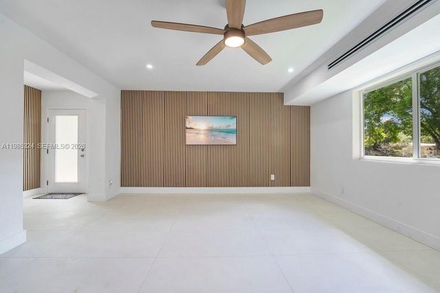 4053 SW 8th St, Plantation, FL 33317