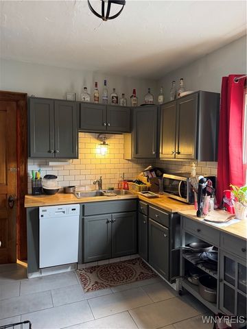 51 Ashton Place, Buffalo, NY 14220