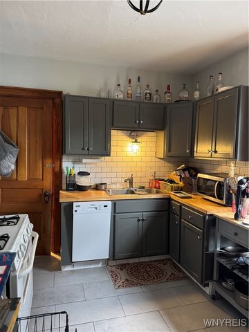 51 Ashton Place, Buffalo, NY 14220