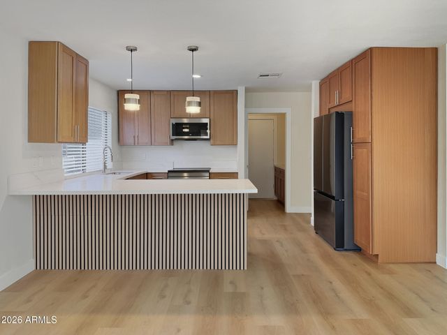 831 S 76TH Place, Mesa, AZ 85208