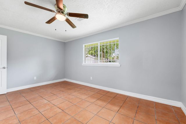 614 Red Oak Avenue, Crosby, TX 77532