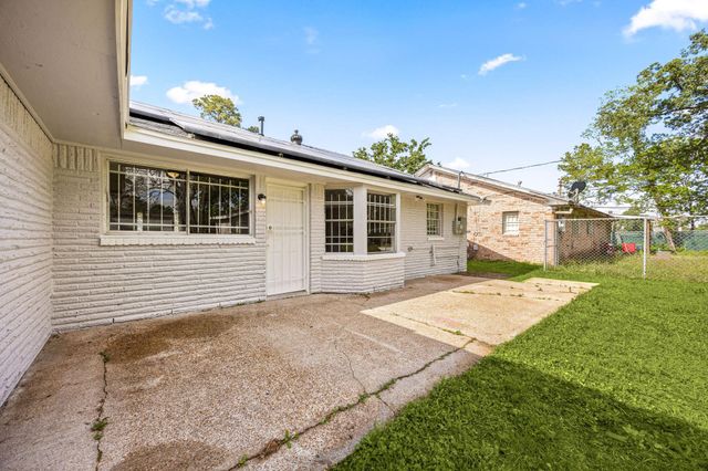 614 Red Oak Avenue, Crosby, TX 77532