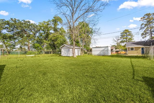 614 Red Oak Avenue, Crosby, TX 77532