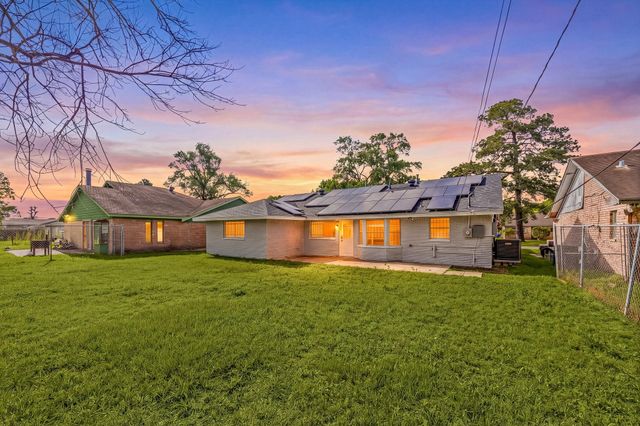 614 Red Oak Avenue, Crosby, TX 77532