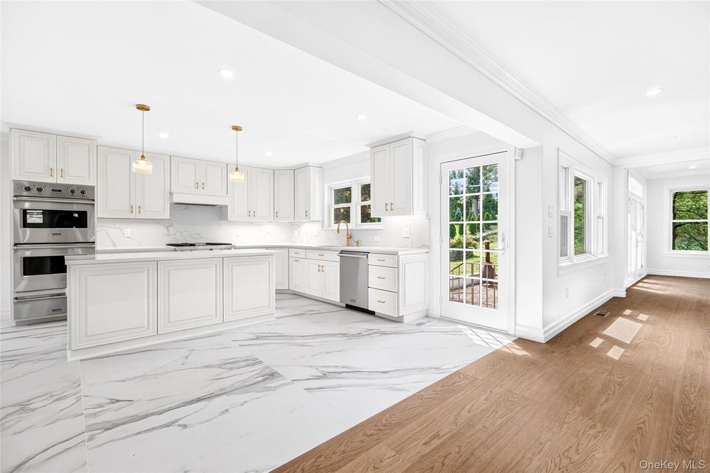 22 Northway, Bronxville, NY 10708 — photo 4