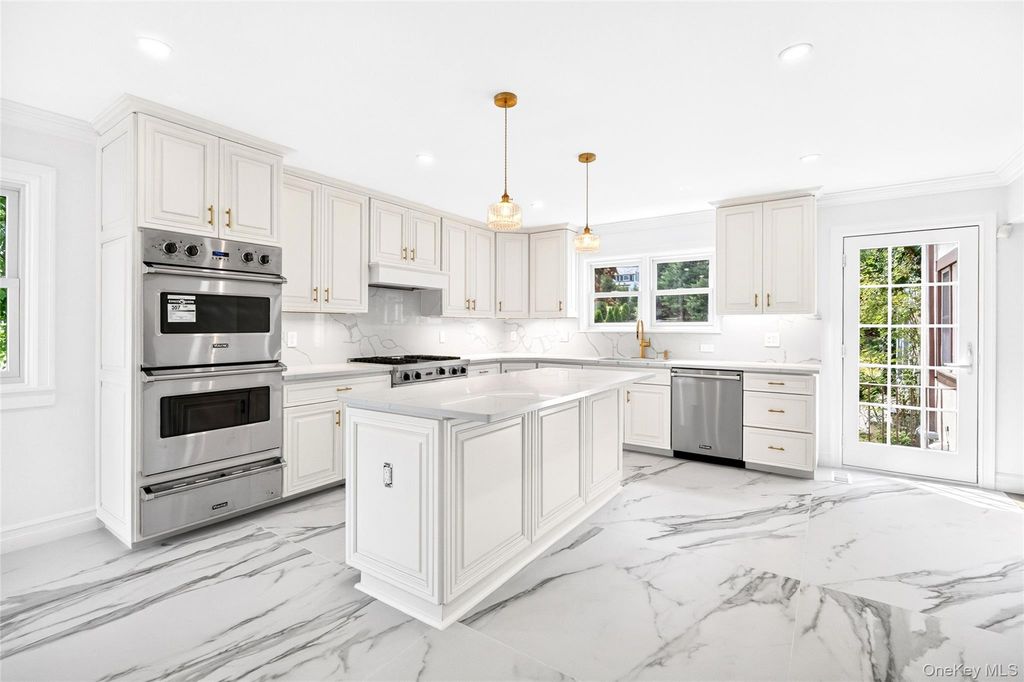 22 Northway, Bronxville, NY 10708 — photo 5