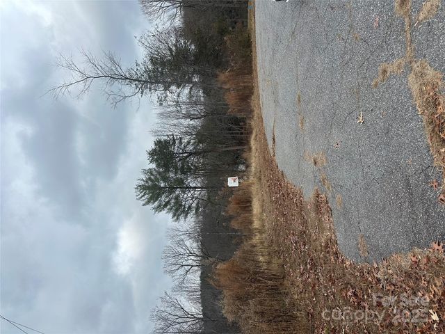 4863 33rd street Court NE, Hickory, NC 28601