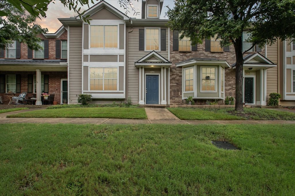 2202 Sandshell Street, Bedford, TX 76021