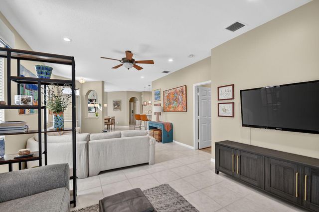 10808 Royal Caribbean Circle, Boynton Beach, FL 33437