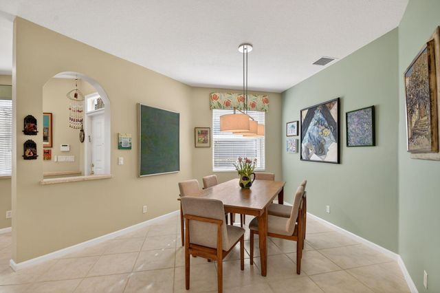 10808 Royal Caribbean Circle, Boynton Beach, FL 33437