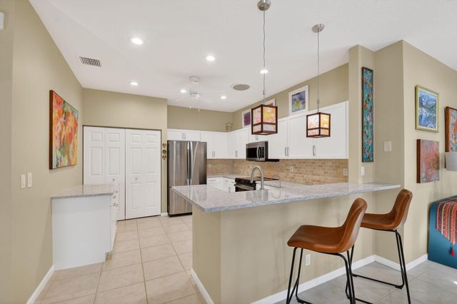 10808 Royal Caribbean Circle, Boynton Beach, FL 33437