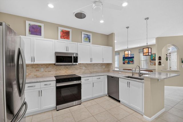 10808 Royal Caribbean Circle, Boynton Beach, FL 33437