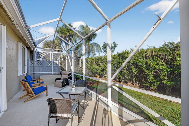 10808 Royal Caribbean Circle, Boynton Beach, FL 33437