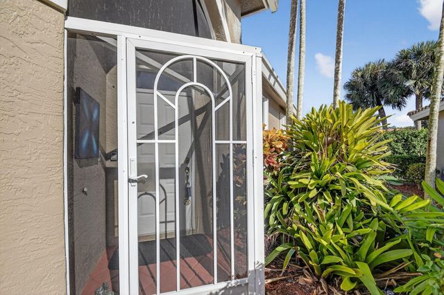 10808 Royal Caribbean Circle, Boynton Beach, FL 33437