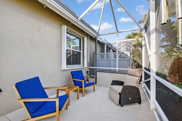 10808 Royal Caribbean Circle, Boynton Beach, FL 33437