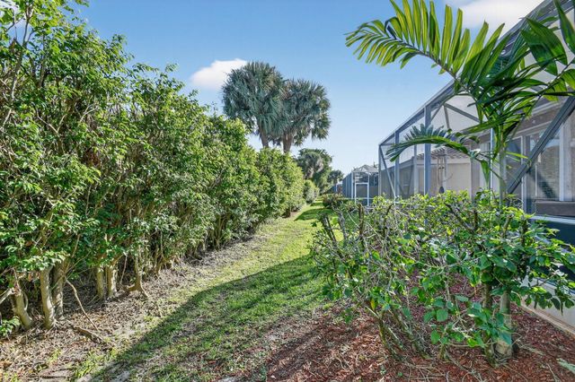 10808 Royal Caribbean Circle, Boynton Beach, FL 33437