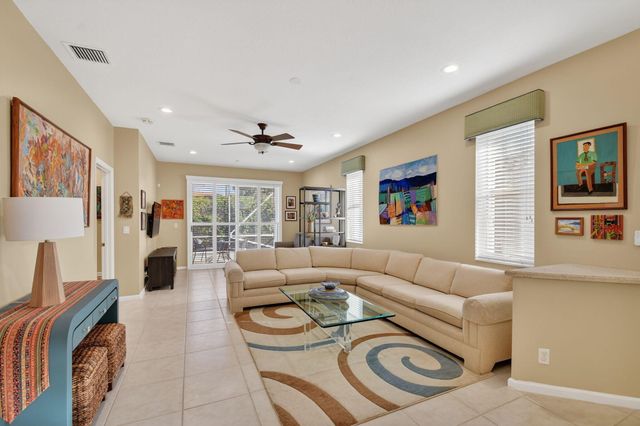 10808 Royal Caribbean Circle, Boynton Beach, FL 33437