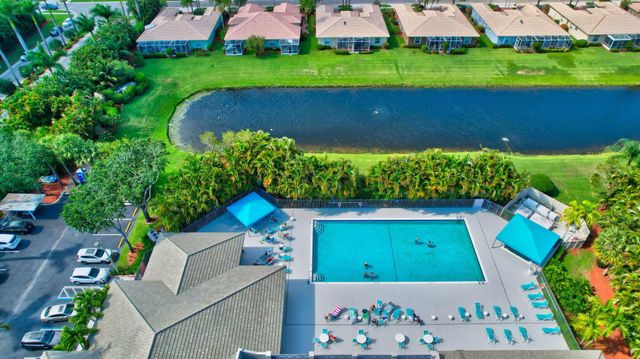 10808 Royal Caribbean Circle, Boynton Beach, FL 33437
